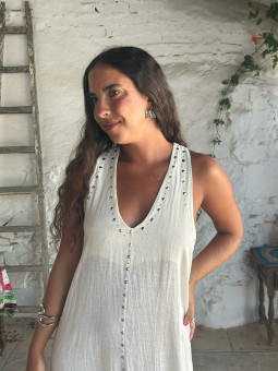 Vestido tachuelas