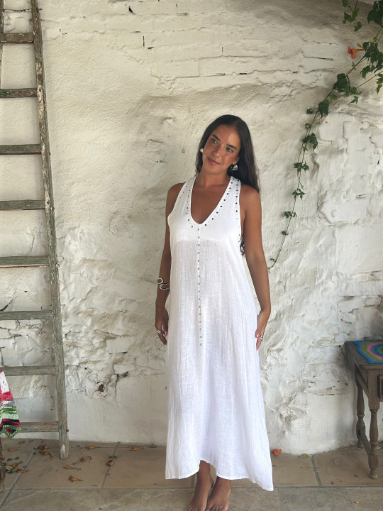 Vestido tachuelas