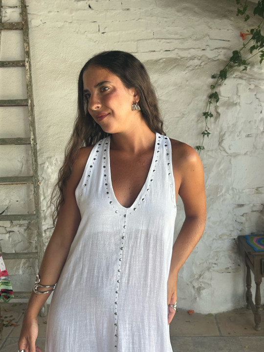 Vestido tachuelas