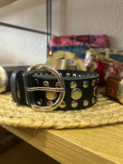 Cinturón piel tachuelas