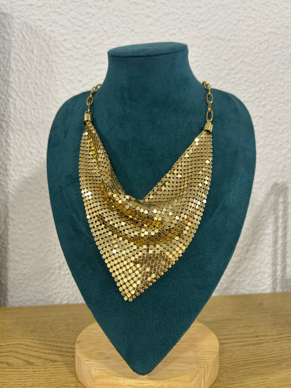 Collar “pañuelo”