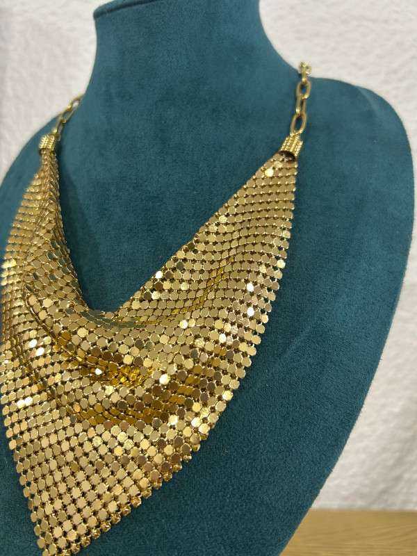 Collar “pañuelo”