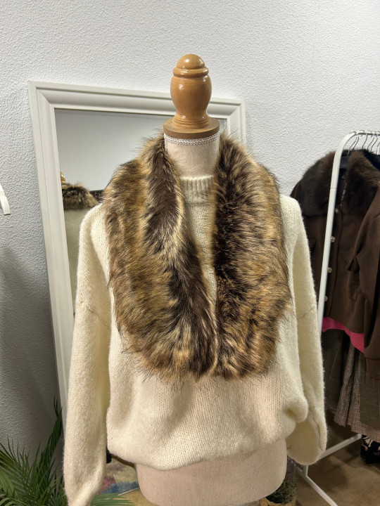 Cuello de pelo sintético