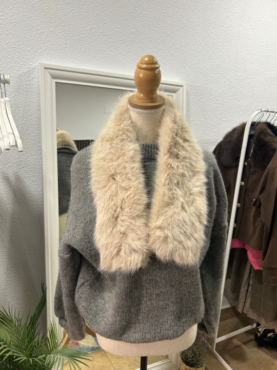 Cuello de pelo sintético