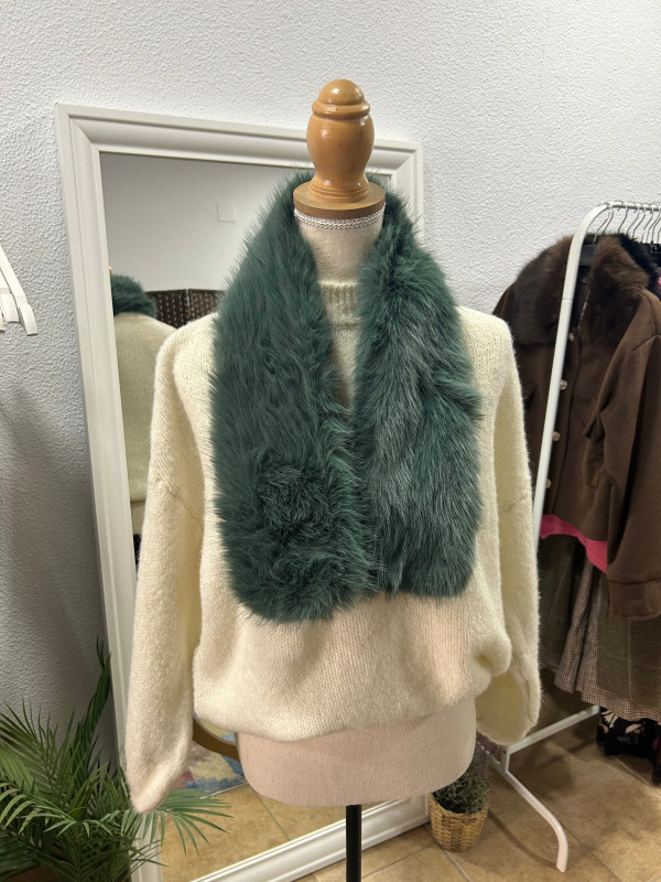 Cuello de pelo sintético