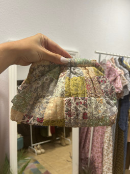 Bolso de mano estampado