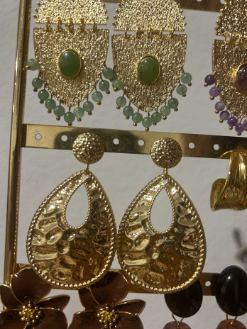 Pendientes lágrima dorados